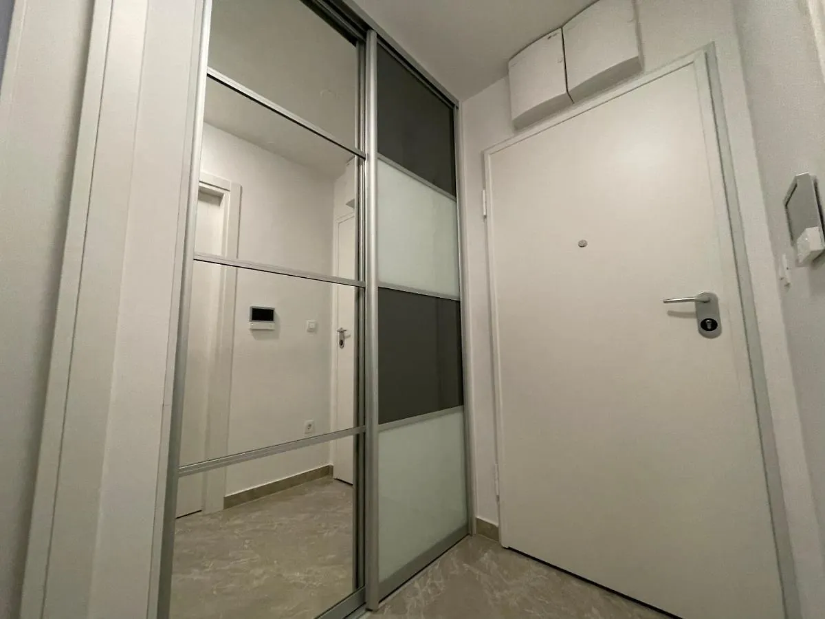 Bookkeeper'S Apartment Split