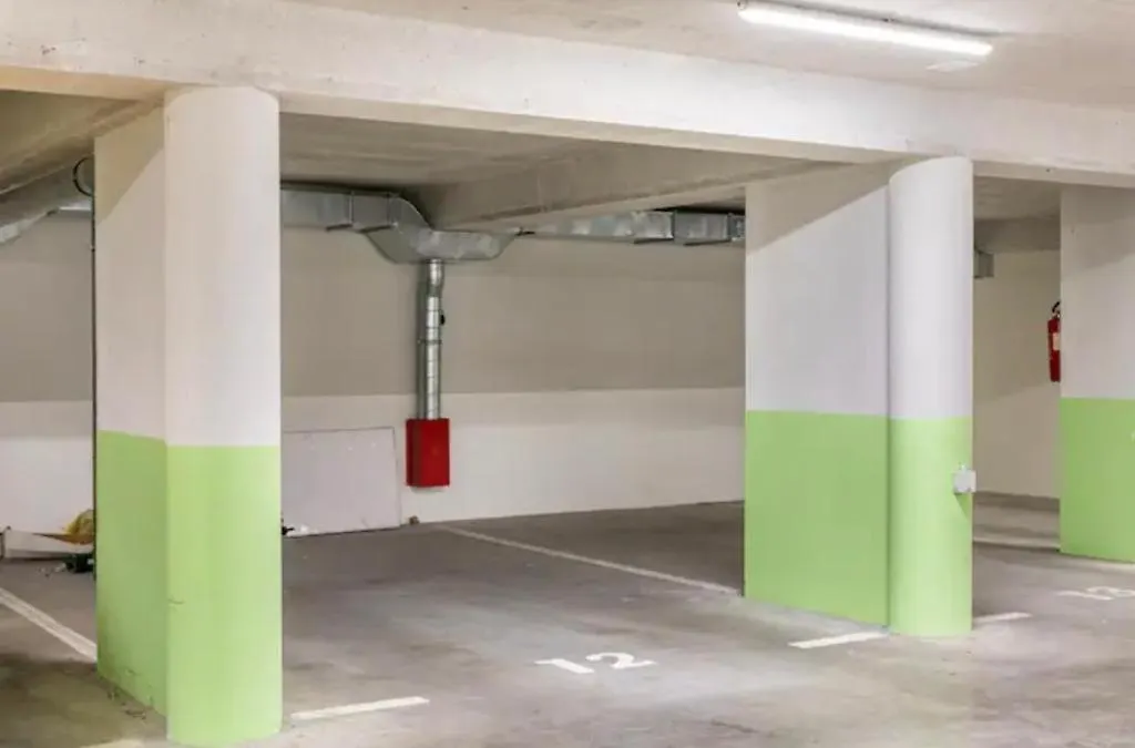Bookkeeper'S Apartment Split